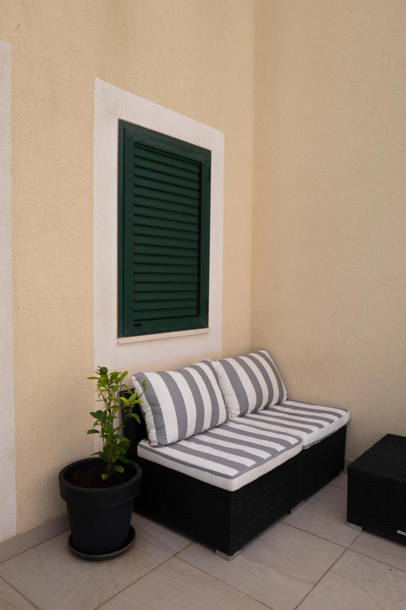 Villa Royale With Shared Pool Hvar Town Exterior photo