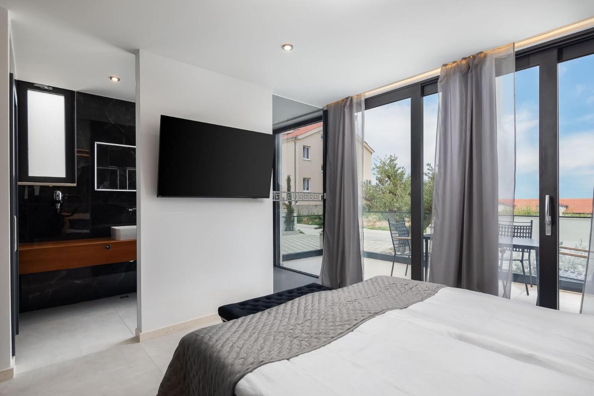 Villa Royale With Shared Pool Hvar Town Exterior photo